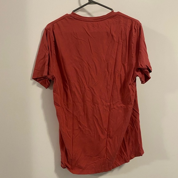 Red Levi’s T-Shirt - Picture 2 of 3